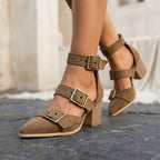 Vivienne | Escarpins en daim avec boucles vintage