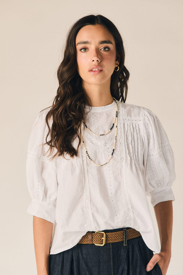 Blouse dentelle à plis nervures blanche