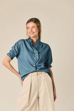 Chemise chambray à manches courtes et volants bleu