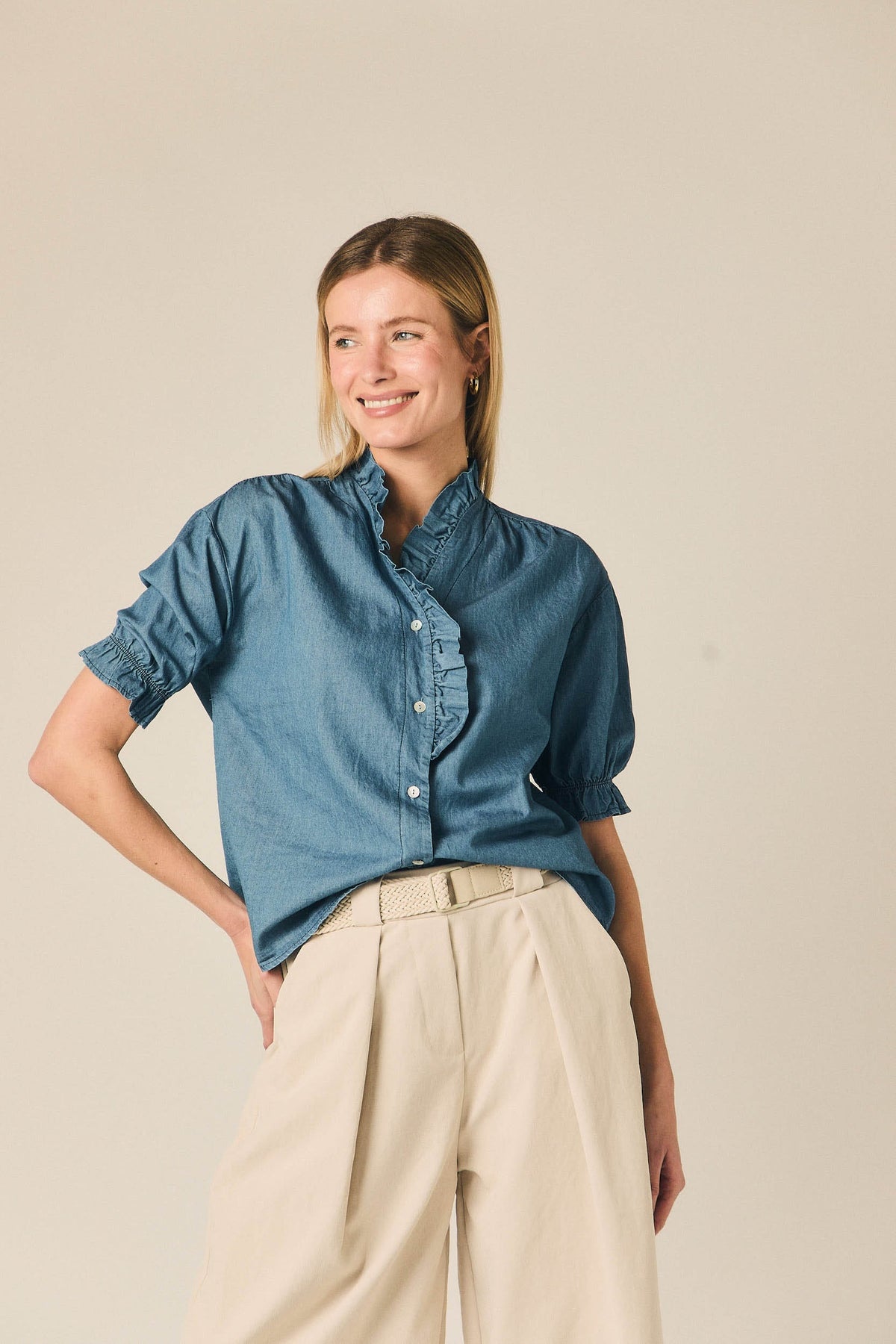 Chemise chambray à manches courtes et volants bleu