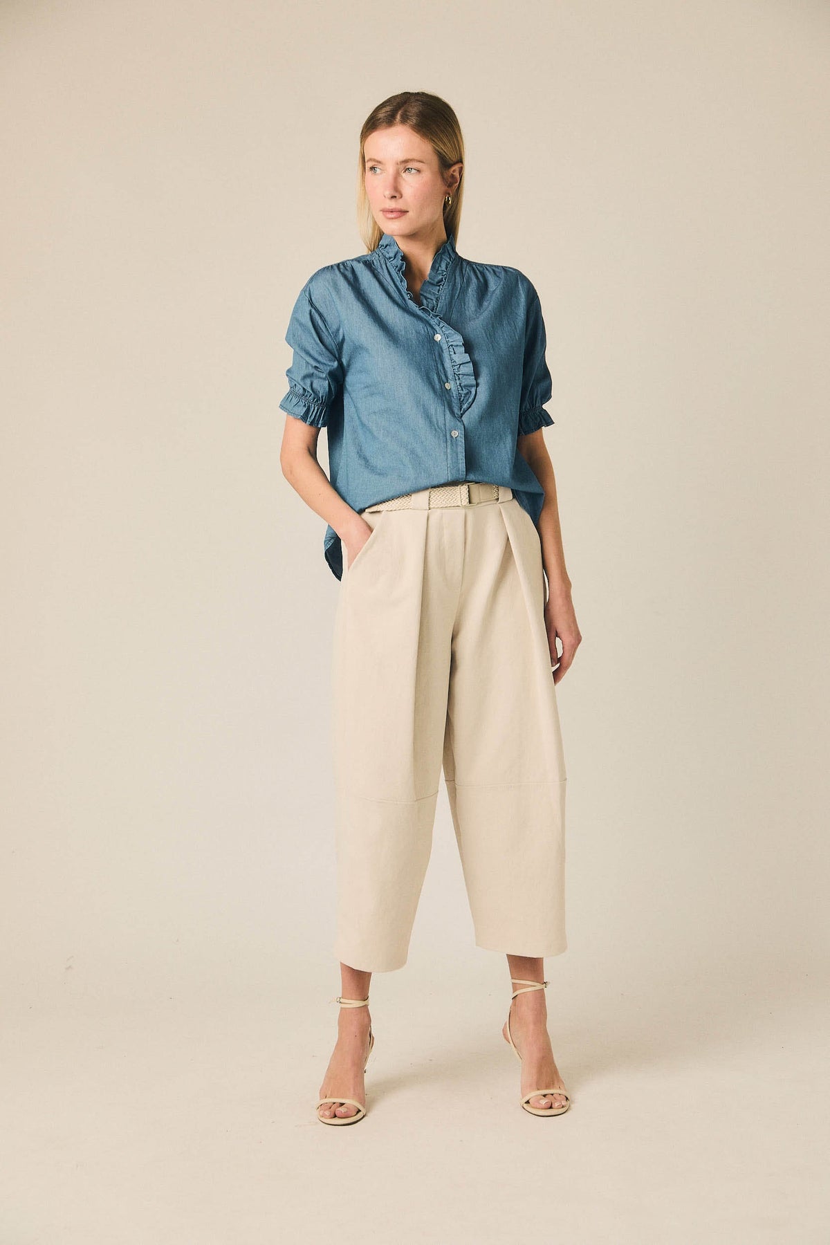 Chemise chambray à manches courtes et volants bleu