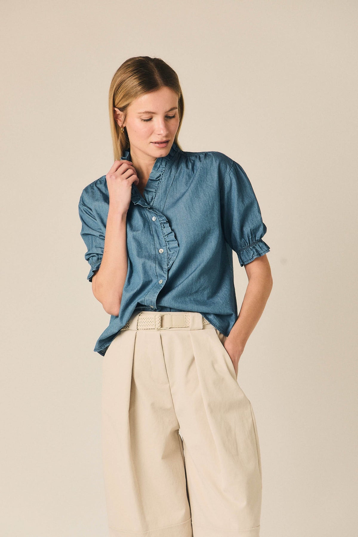 Chemise chambray à manches courtes et volants bleu