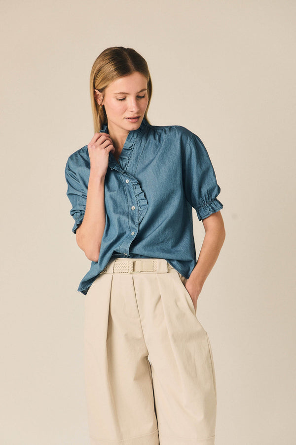 Chemise chambray à manches courtes et volants bleu