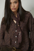Chemise à col mao motif cachemire marron