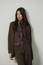 Chemise à col mao motif cachemire marron