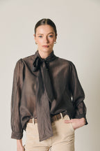 Blouse fine avec nœud marron