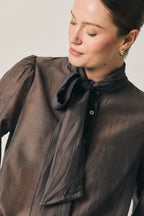 Blouse fine avec nœud marron